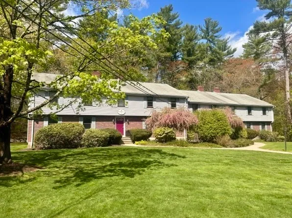 6 Meadowbrook Ln APT 4, South Easton, MA 02375