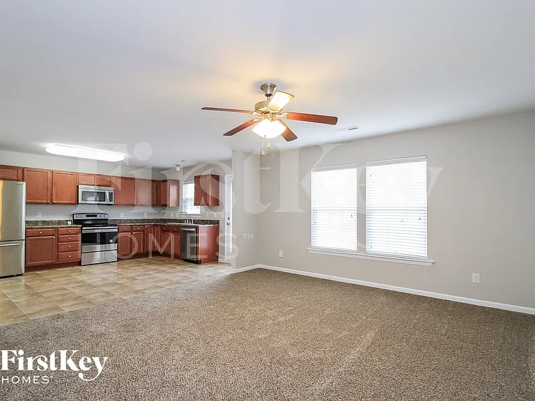 5784 Misty Hill Cir — Photo 3