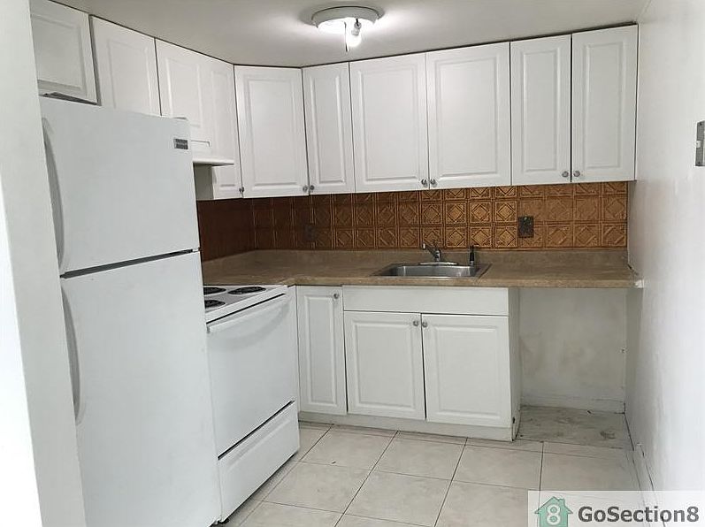 1st image of 4169 SW 67th Ave #101B