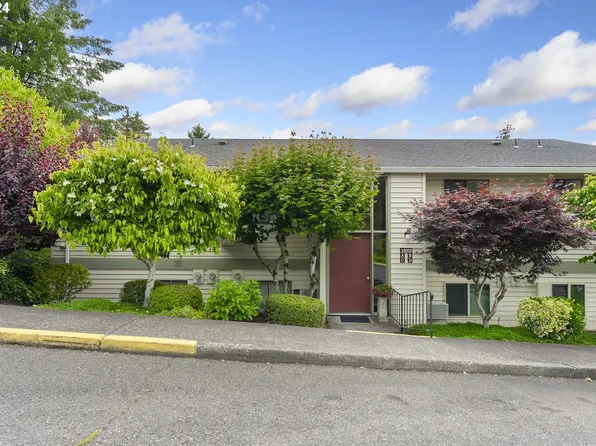 12022 SW King Arthur St APT B, Tigard, OR 97224