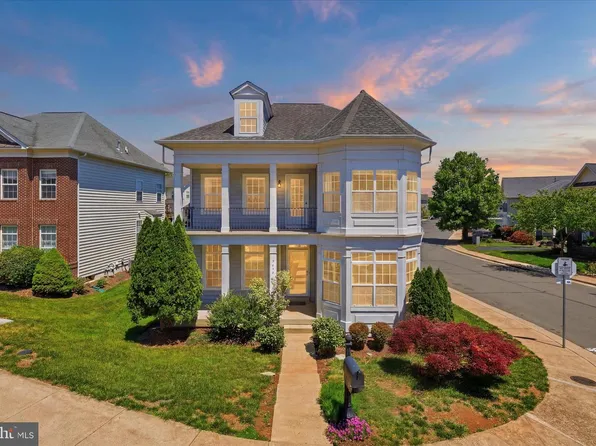9477 Bankhead Dr, Manassas, VA 20110