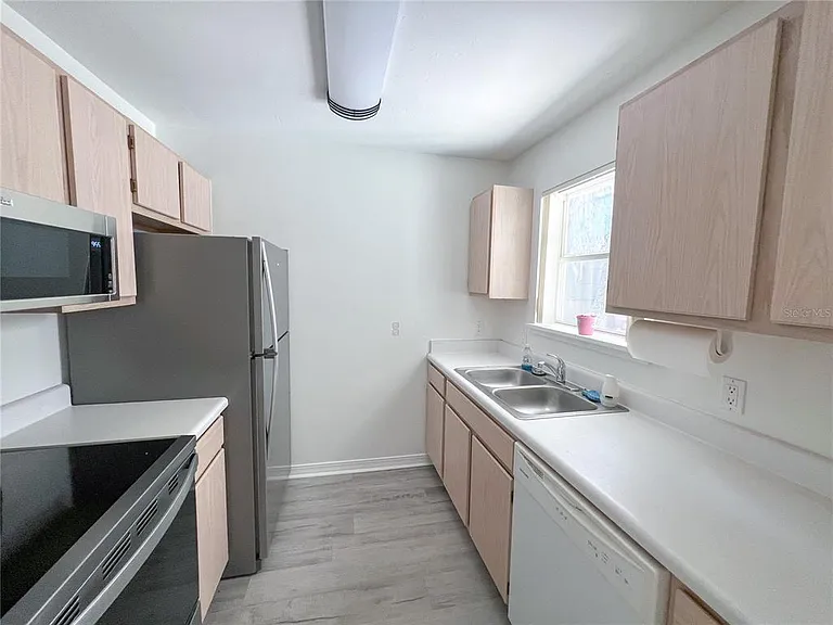 2360 SW Archer Rd #206 — Photo 7
