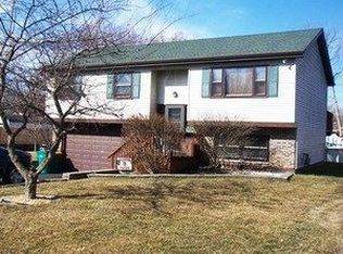 1717 Lakewood Ave, McHenry, IL 60050