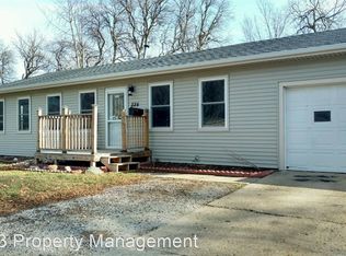 224 Meadowbrook Dr, Bloomington, IL