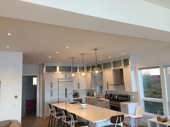 4th image of 4146 W Shore Dr