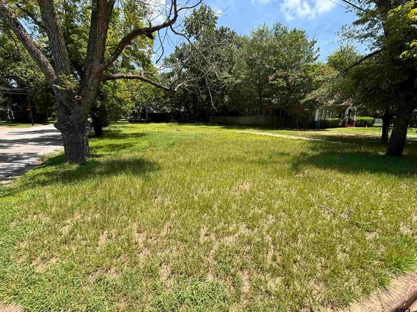 902 Austin St, Jacksonville, TX 75766