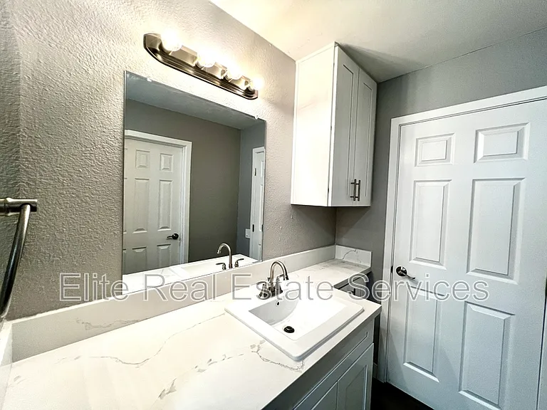 4424 47th St #1 — Photo 13