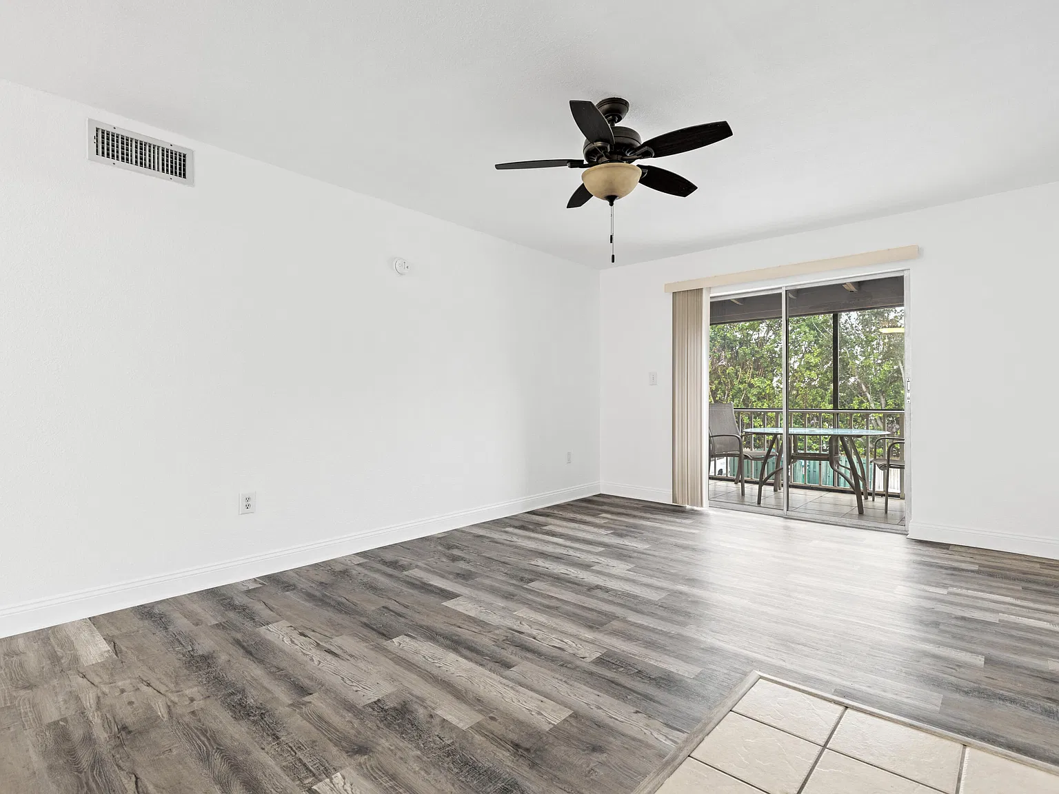 2 bed, 2.0 bath, 1047 sqft, $1,150 — Photo 4
