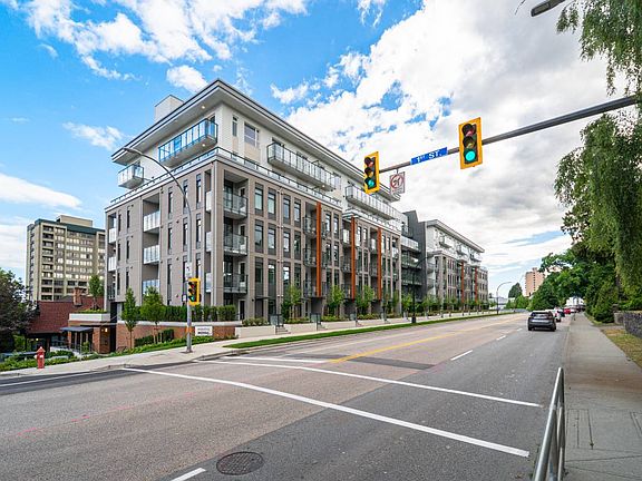 2nd image of 82 1st St #318