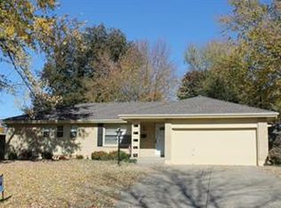 16104 E 30th Trl, Independence, MO 64055