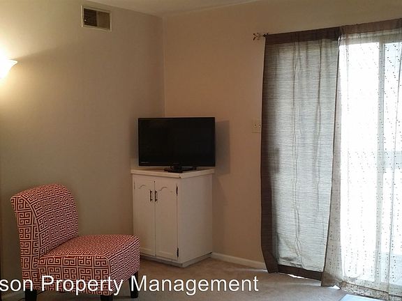 2nd image of 1124 W McCarty St APT E