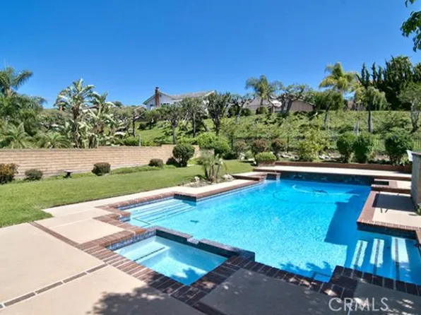 6754 E Leafwood Dr, Anaheim, CA 92807