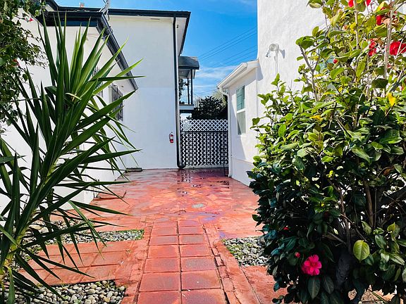 2nd image of 3254 Perlita Ave