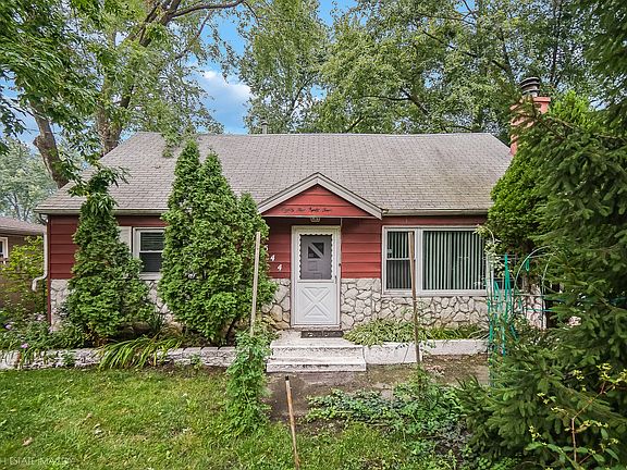 3rd image of 8544 Leclaire Ave