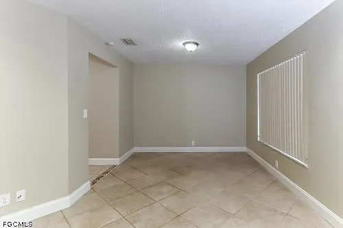 1150 SW 25th Ave — Photo 5