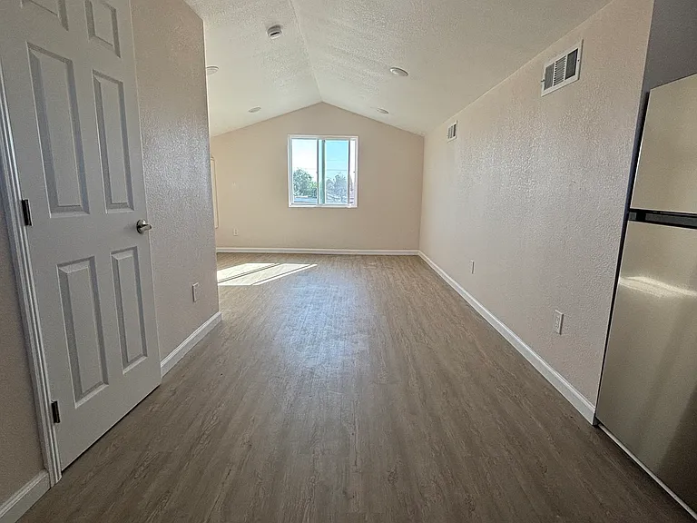 42820 Jefferson St — Photo 5
