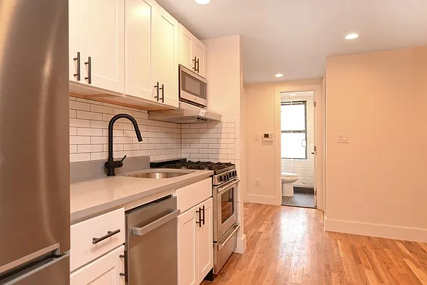 Rented by Bold New York | media 24