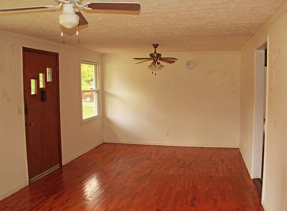 5th image of 313 Shady Ln