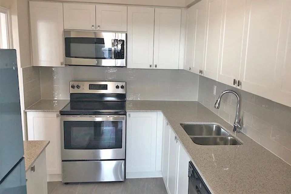 555 Sheppard Ave W
