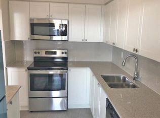 555 Sheppard Ave W, Toronto, ON M3H 2R7