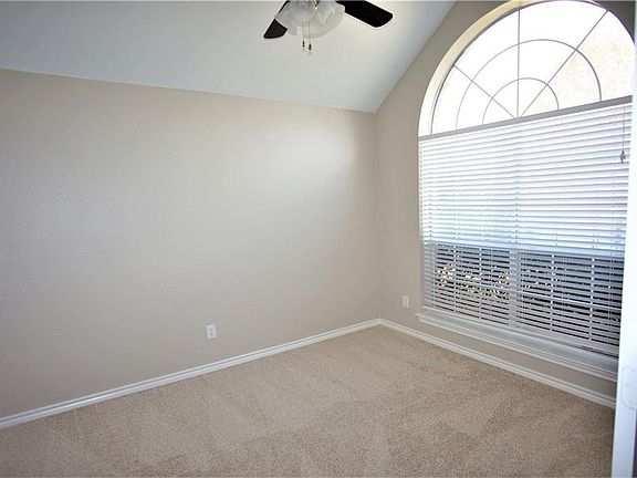 3rd image of 8201 Wharf St