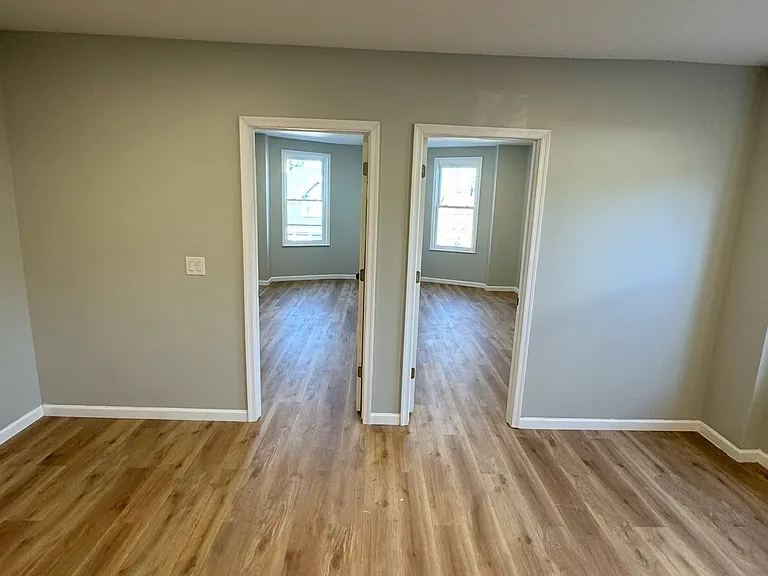 722 E 4th St #3 — Photo 6