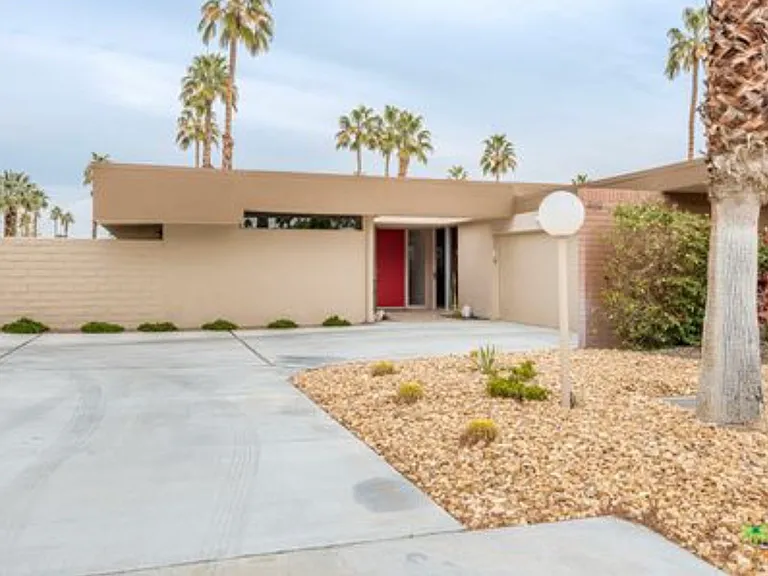 464 E San Jose Rd — Photo 28
