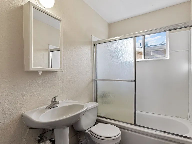 128 Catron Dr #C — Photo 16