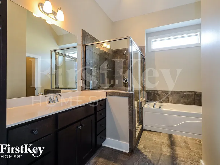 4894 Mountain Gap Dr — Photo 10