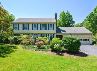 18 Lisa Dr, North Attleboro, MA 02760