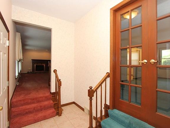 3rd image of 1285 Hickorylake Dr