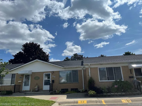 49916 Helfer Blvd, Wixom, MI 48393