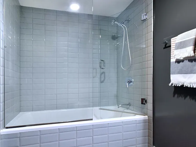 510 S Hewitt St #305 — Photo 16