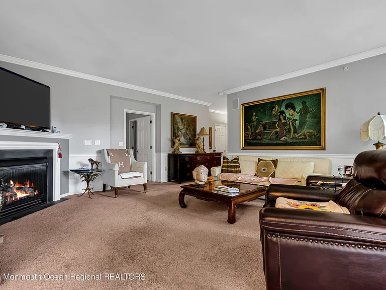 536 Saint Andrews Pl — Photo 8
