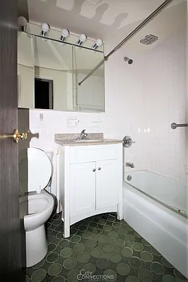 Rented by City Connections Realty | media 14