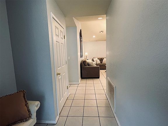 4th image of 1602 Boren Blvd