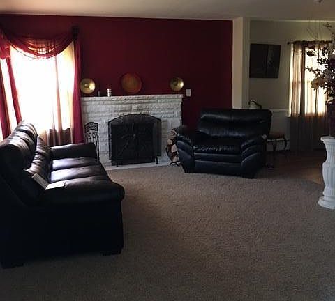 5th image of 3460 Bluebird Ave SW