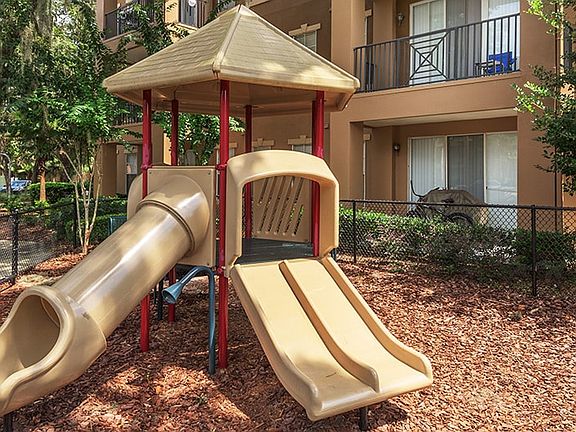 5th image of 8425 Montravail Cir #1128