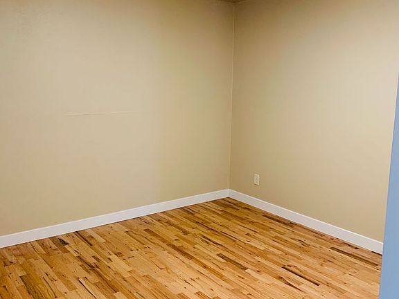 3rd image of 206 Fairview Ave
