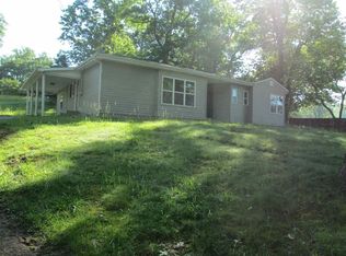 104 Seaton Dr, Russell, KY 41169
