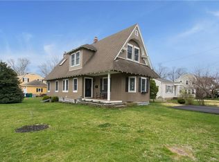 58 Vaughn Ave, Warwick, RI 02886