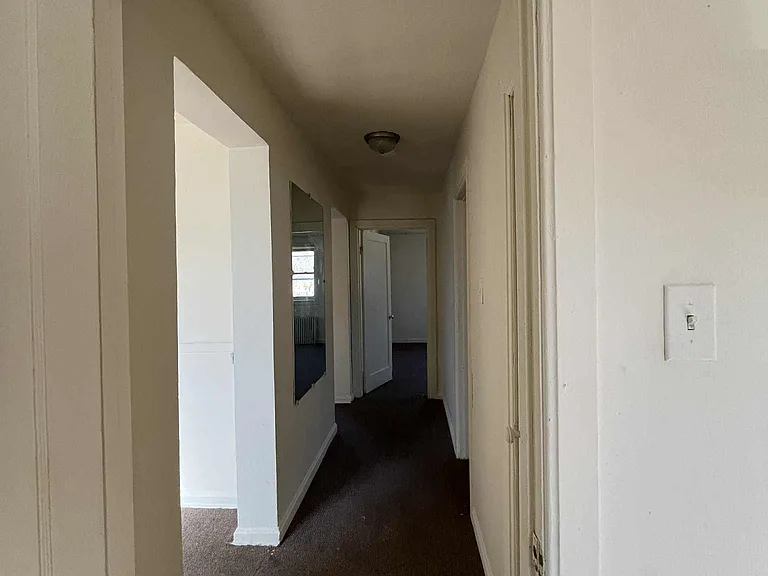 797 E Market St — Photo 9