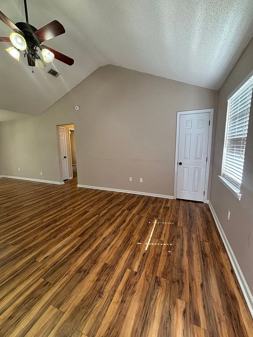 For Rent — Photo 2