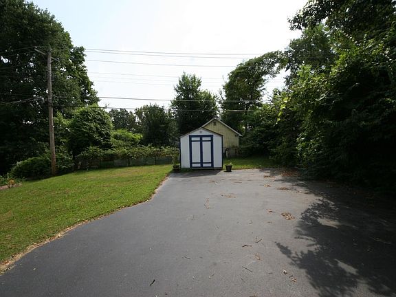 2nd image of 2018 Wismer Ave