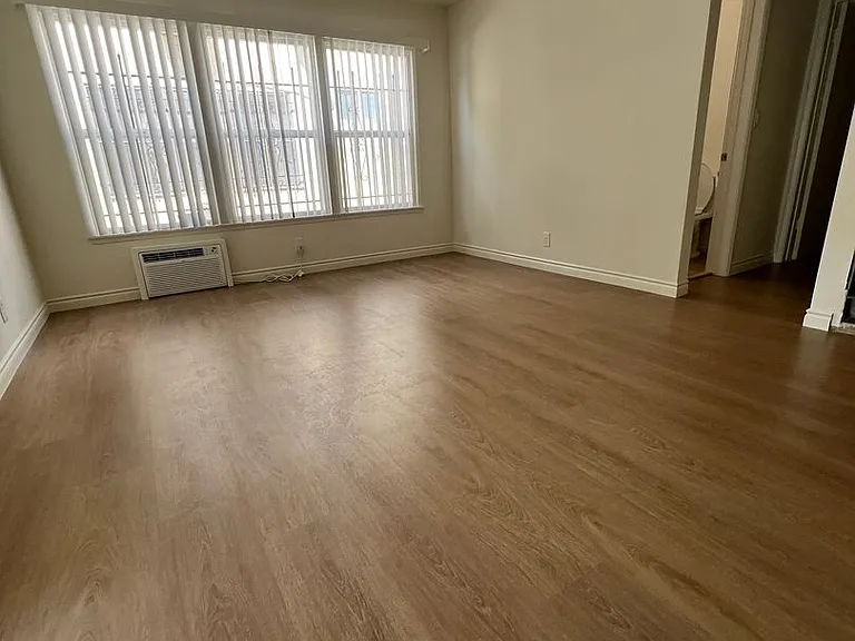 444 S Manhattan Pl — Photo 9