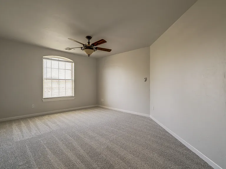 22525 Lindy Ter — Photo 67