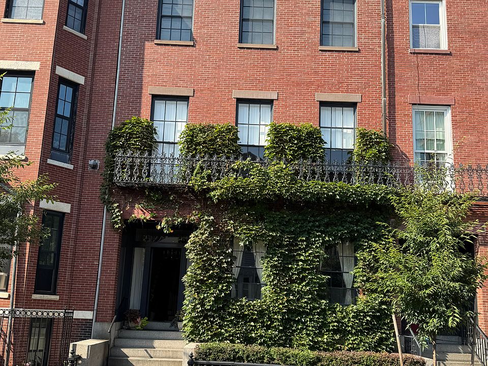 Apt 3 has both the 3rd and 4th floor with private interior stairs connecting the two floors. Very spacious 1,750 sq ft.