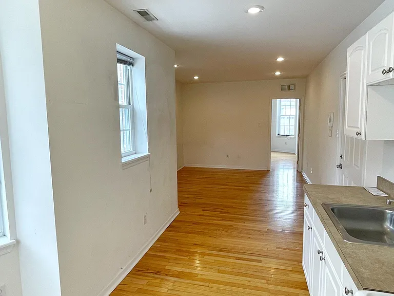 2403 S Broad St — Photo 8