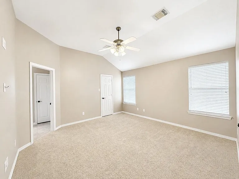 1823 Strongs Ct — Photo 26