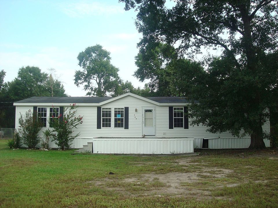 1st image of 744 N Majestic Dr